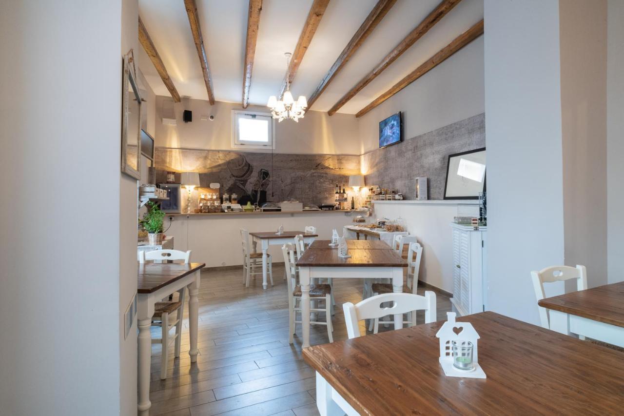 Cas'E Charming House Hotell Caserta Eksteriør bilde