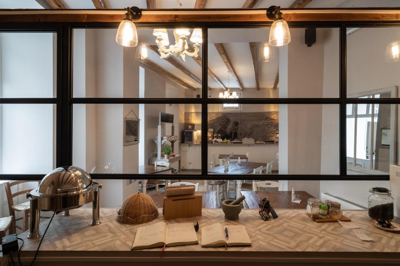Cas'E Charming House Hotell Caserta Eksteriør bilde