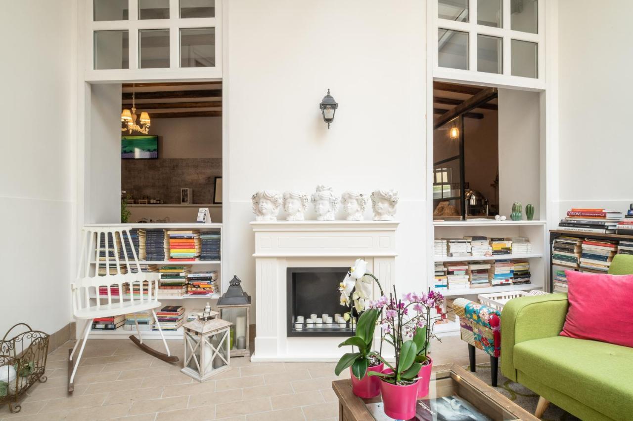 Cas'E Charming House Hotell Caserta Eksteriør bilde