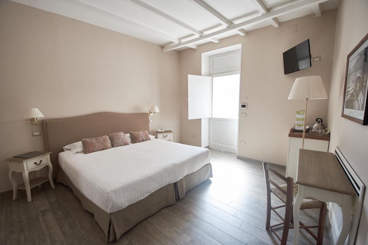 Cas'E Charming House Hotell Caserta Eksteriør bilde